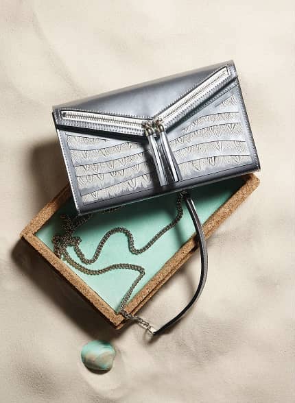 Pochette argentée haute couture Neptune Ingrid Paris 